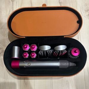 Dyson Airwrap
Nickel/Fuchsia